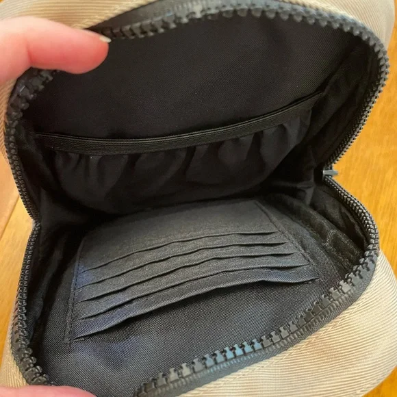 Brixley sling bag - Picture 4 of 4